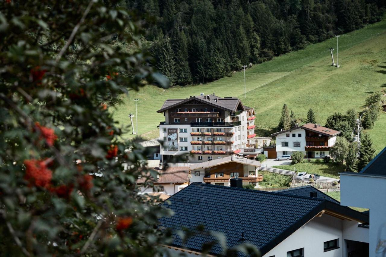 Aktivhotel Feichtner Hof Kaunertal Exterior foto